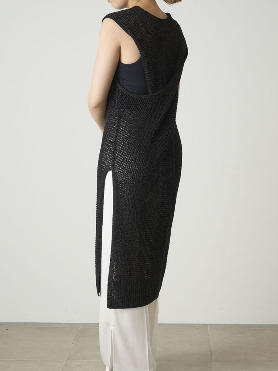 Back twist long knit tops