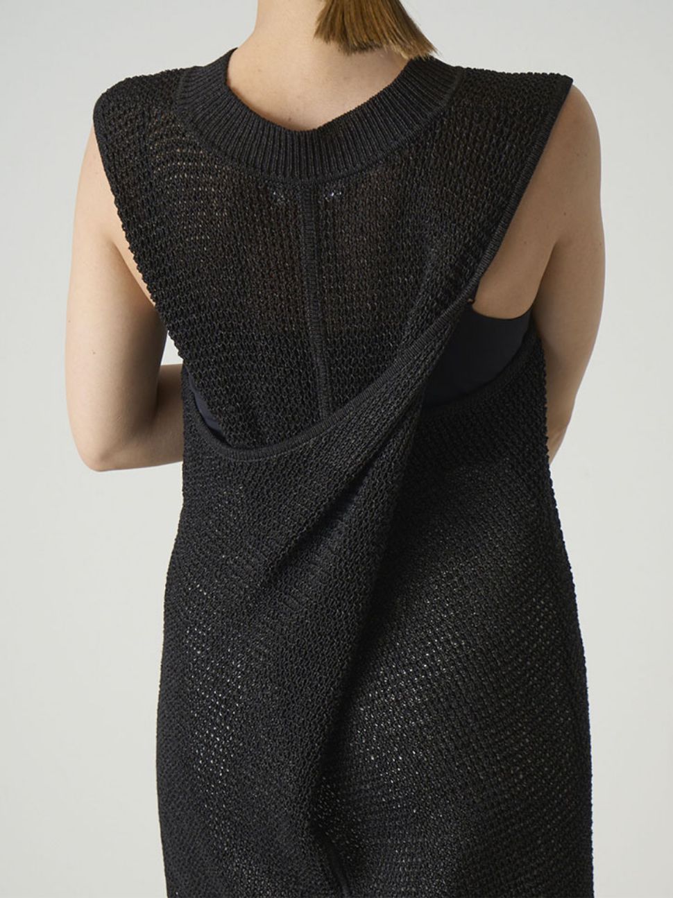 Back twist long knit tops