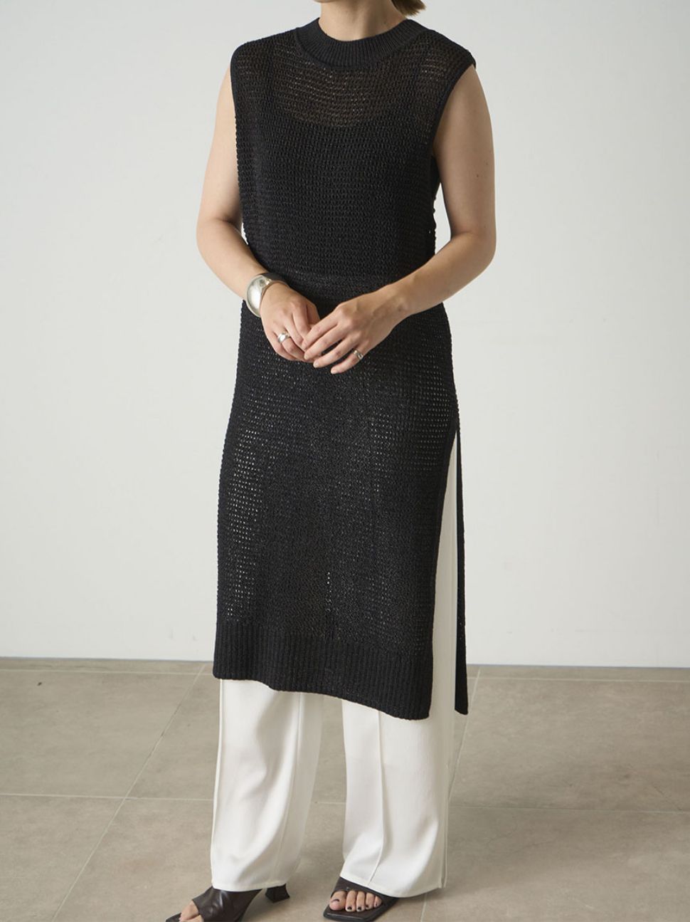 Back twist long knit tops