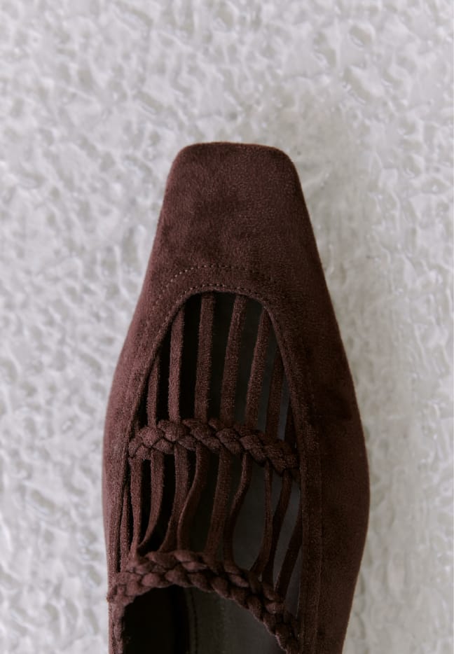 SUEDE SLINGBACK PUMPS