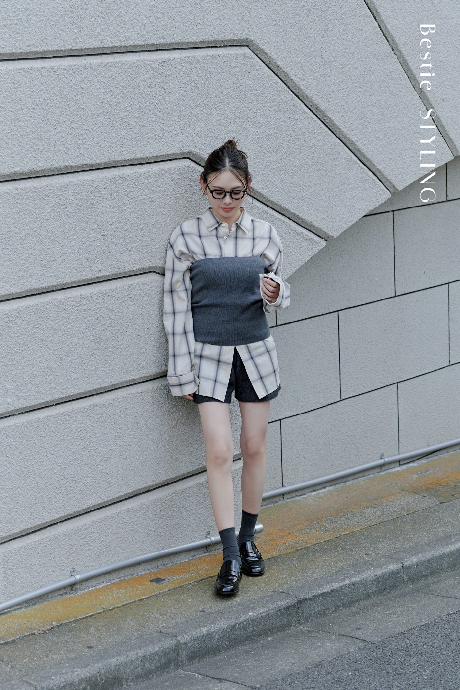 Bestie STYLING / Tops Bustier Pantsを着用した女性