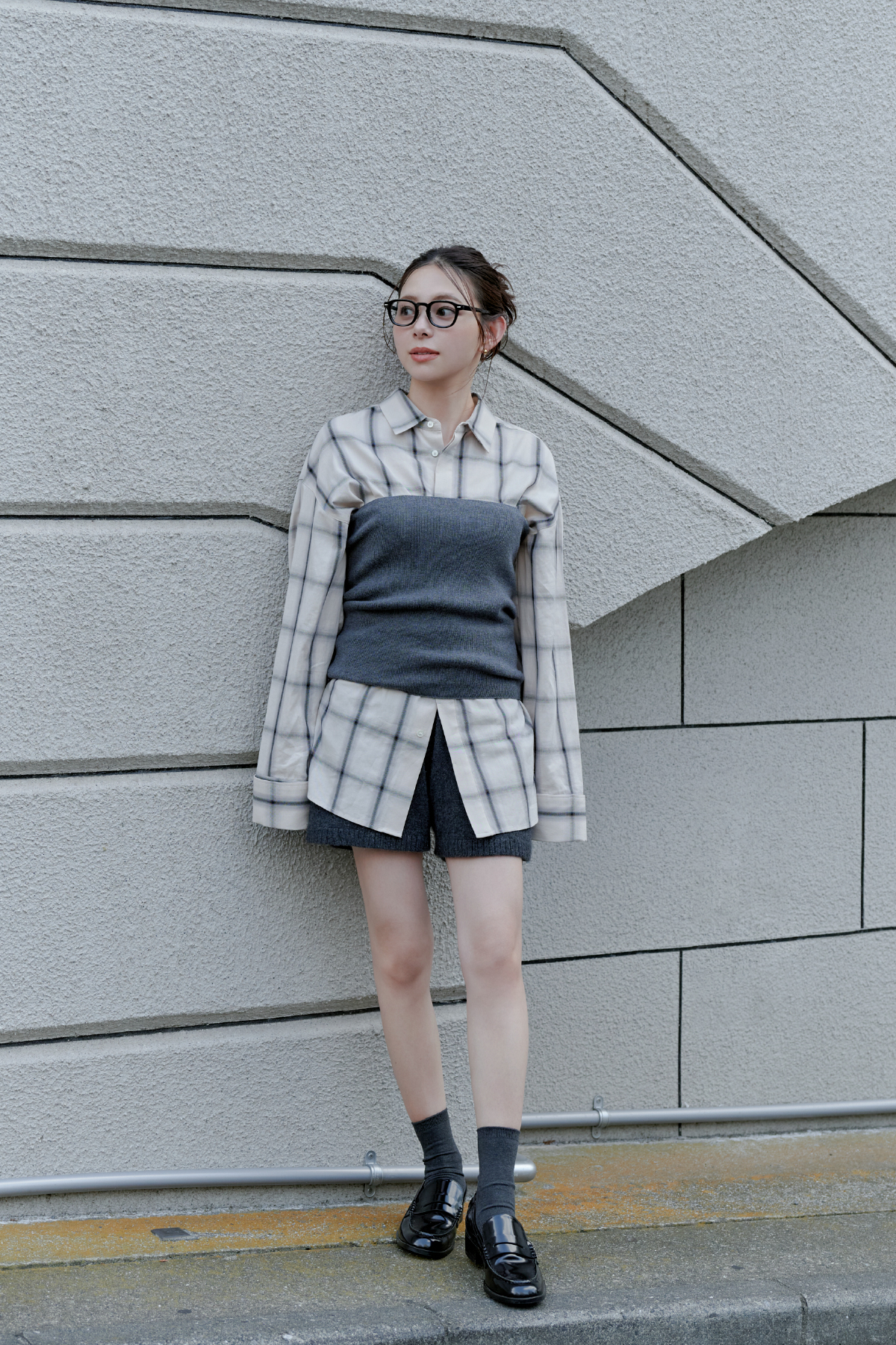 Tops Bustier Pantsを着用した女性