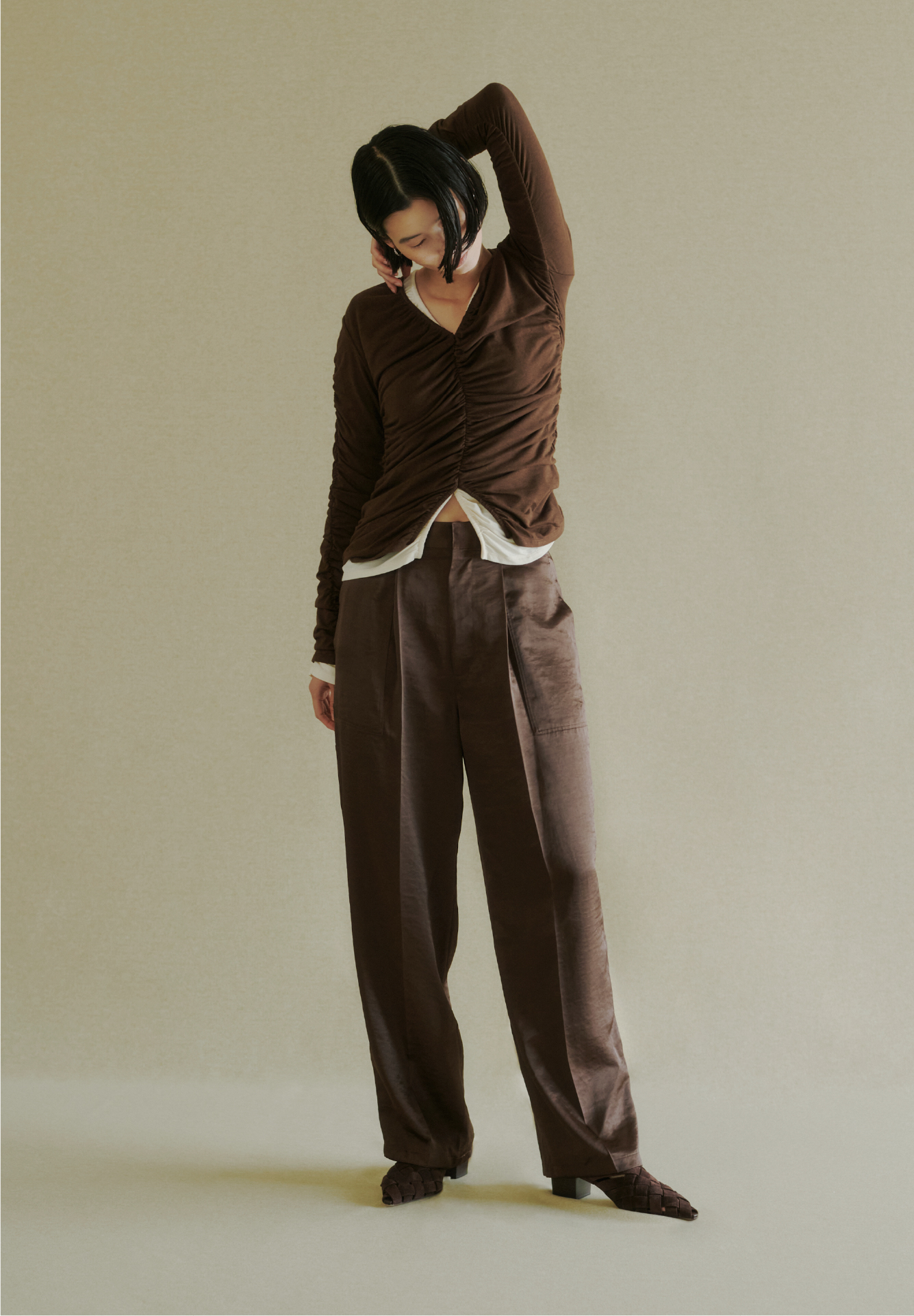 TOPS PANTS SHOES着用モデルの画像