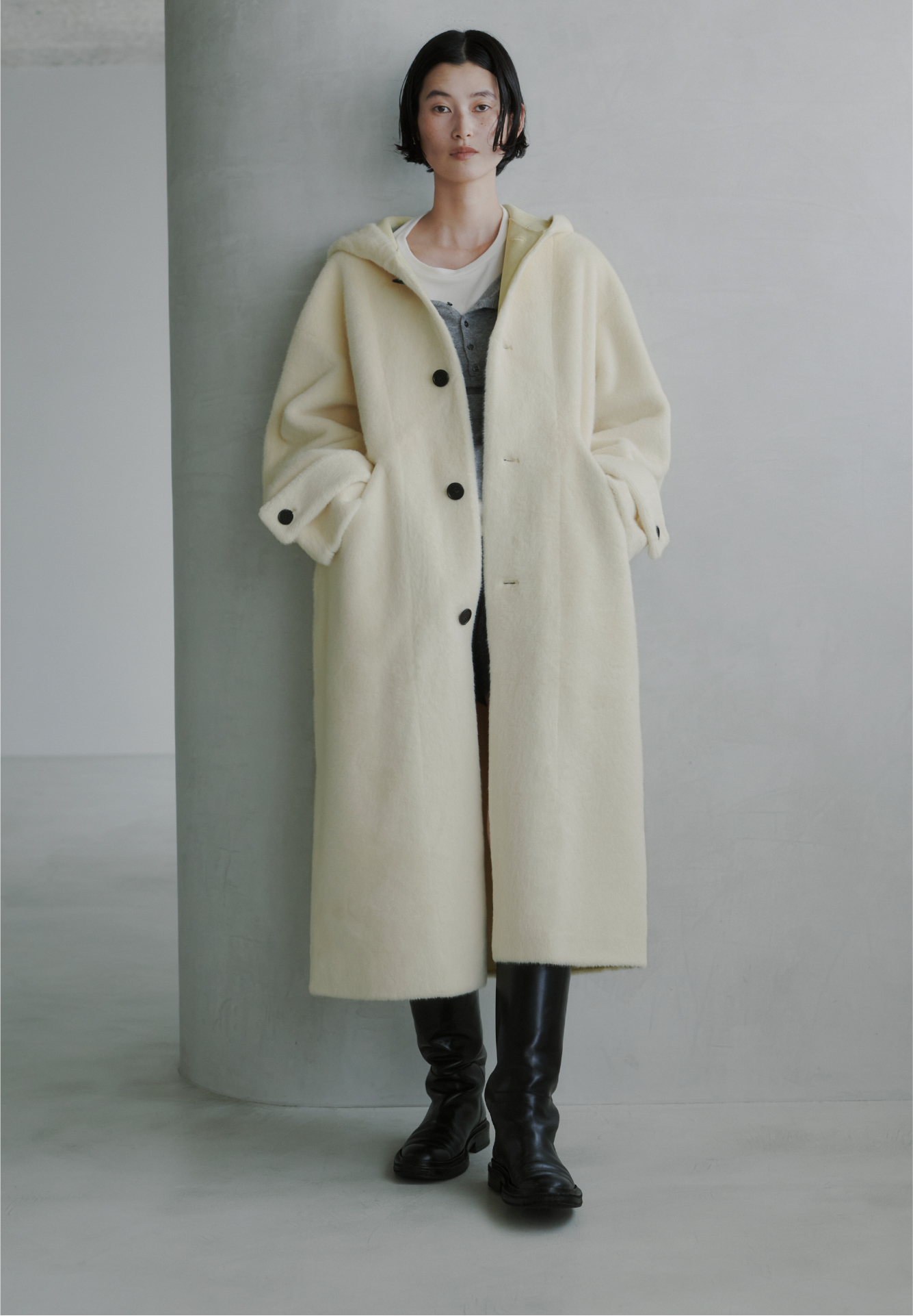 OUTER TOPS PANTS着用モデルの画像