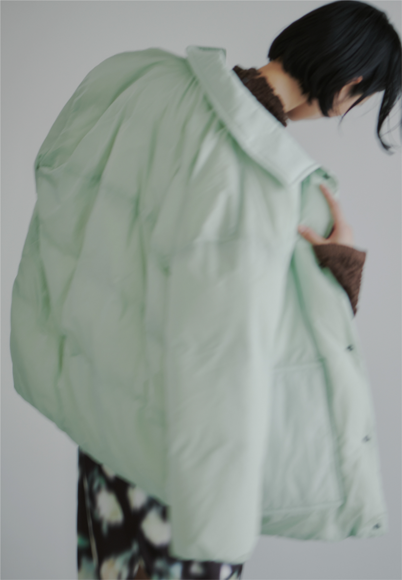 OUTER TOPS DRESS着用モデルの画像