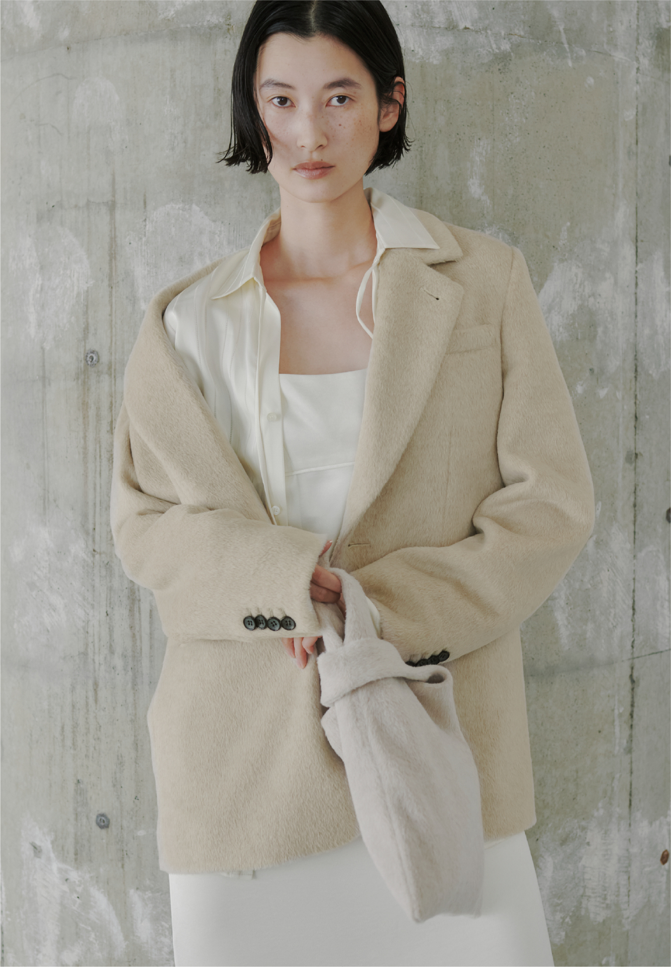 OUTER DRESS BAG着用モデルの画像