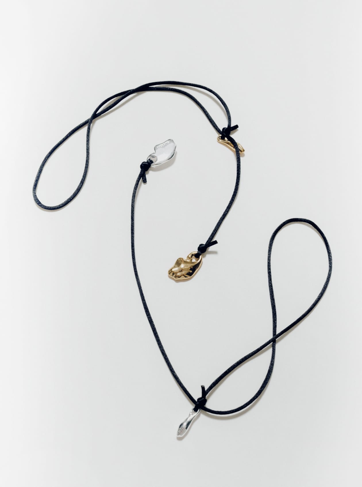 MOTIF CORD NECKLACEの画像