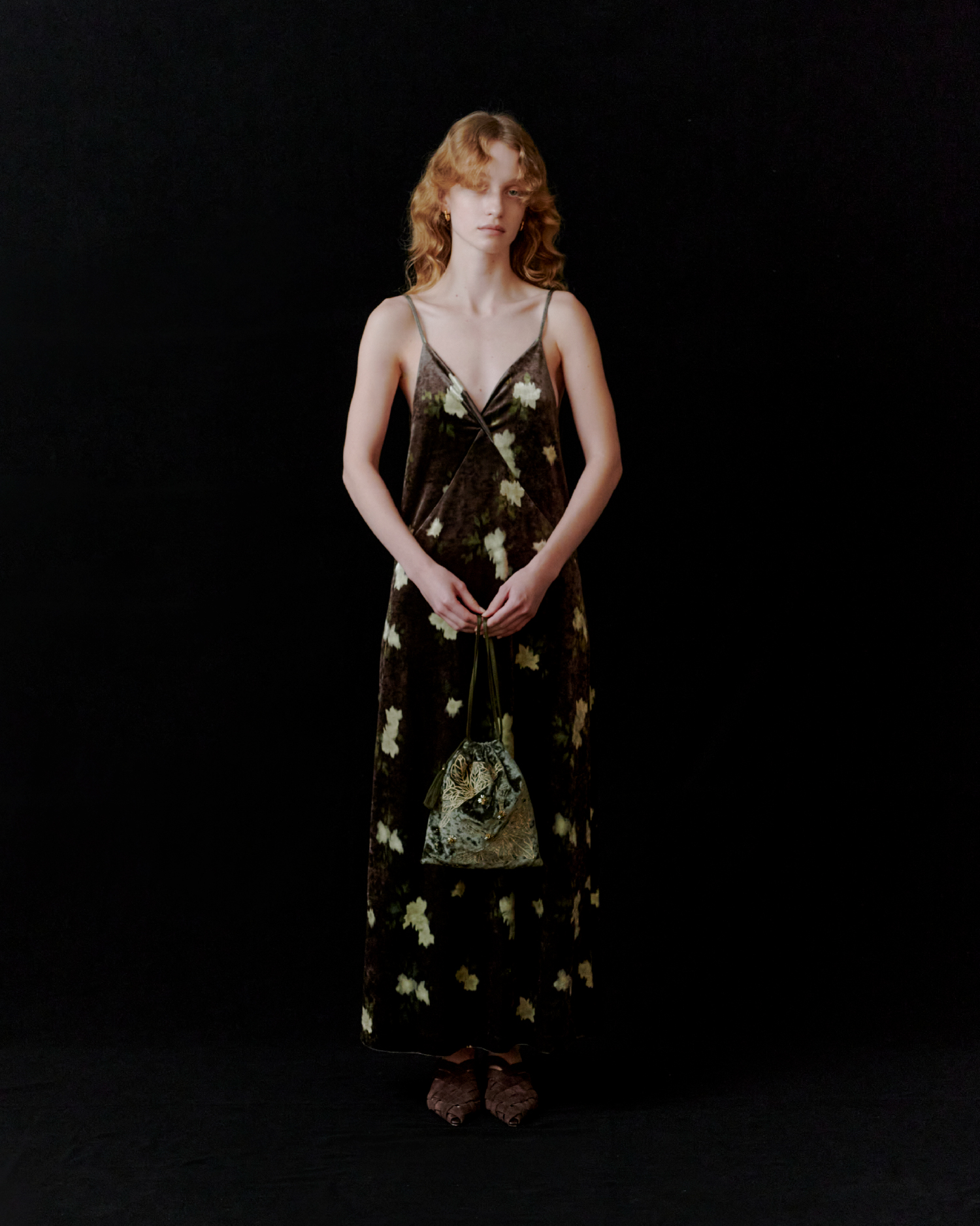 Dress Bagを着用するモデル