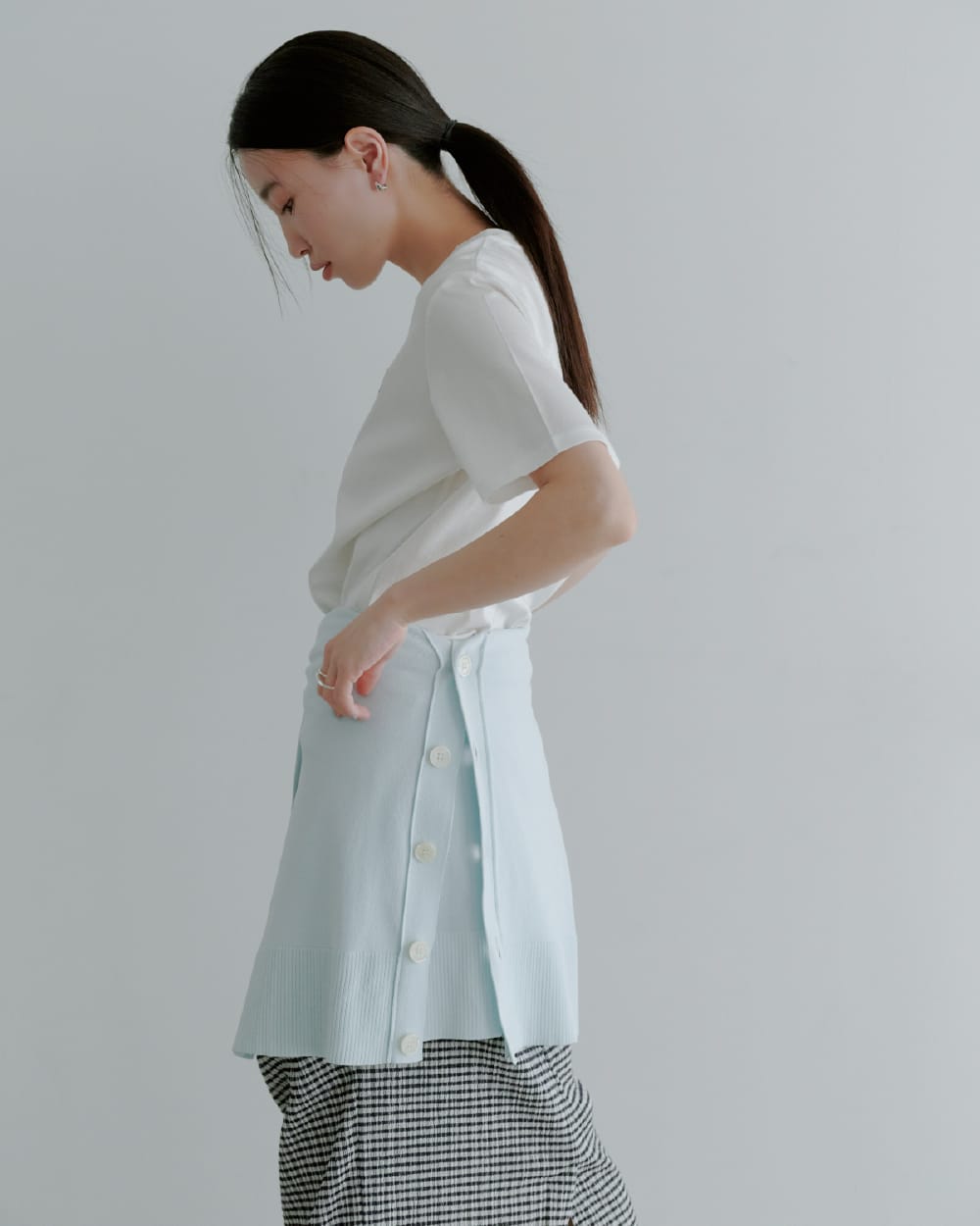 Knit tops Tops Skirt Shoesを着用したモデル