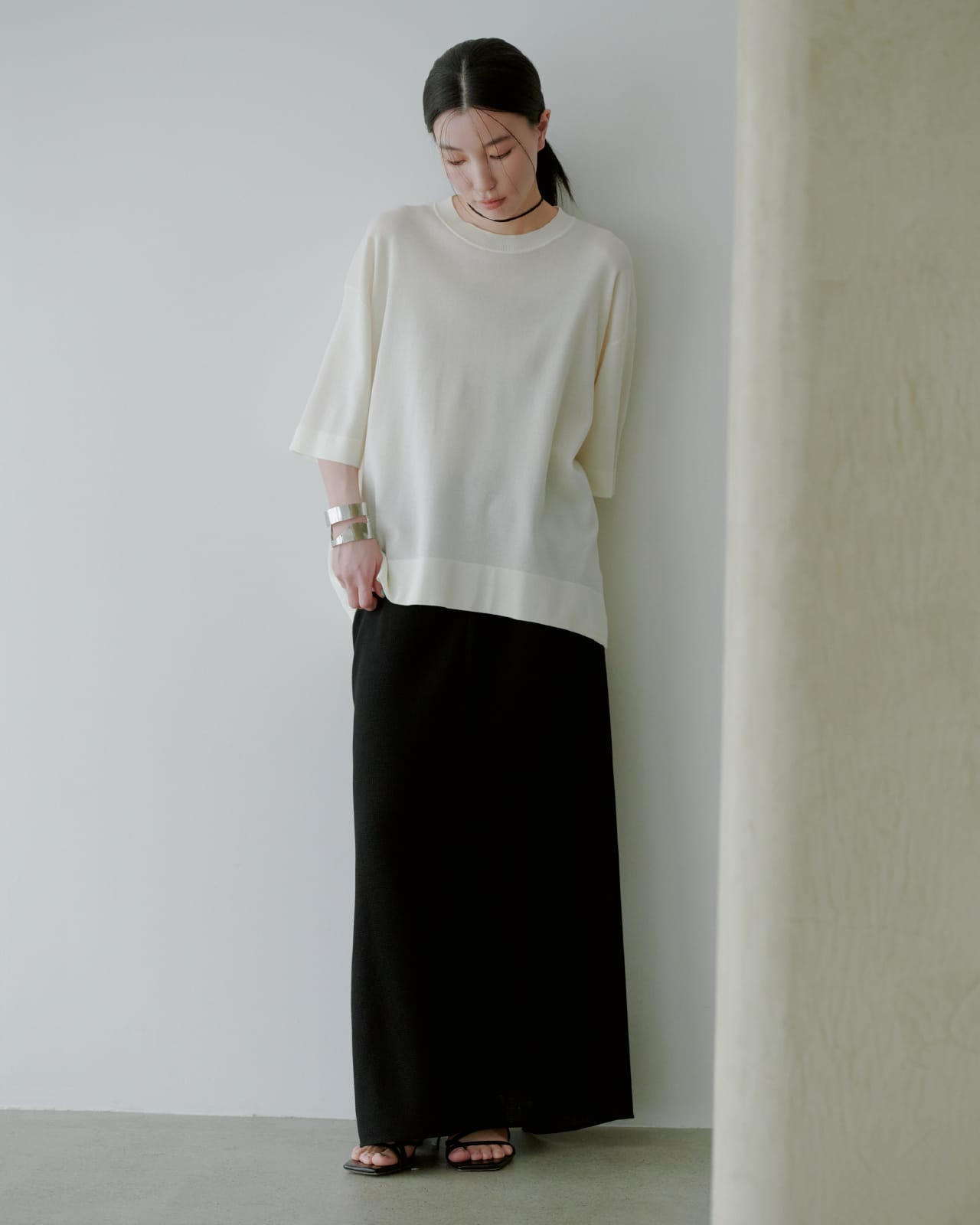 Knit tips Skirt Shoesを着用したモデル