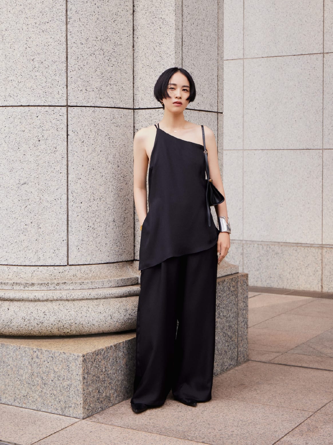 Dressを着用したモデル