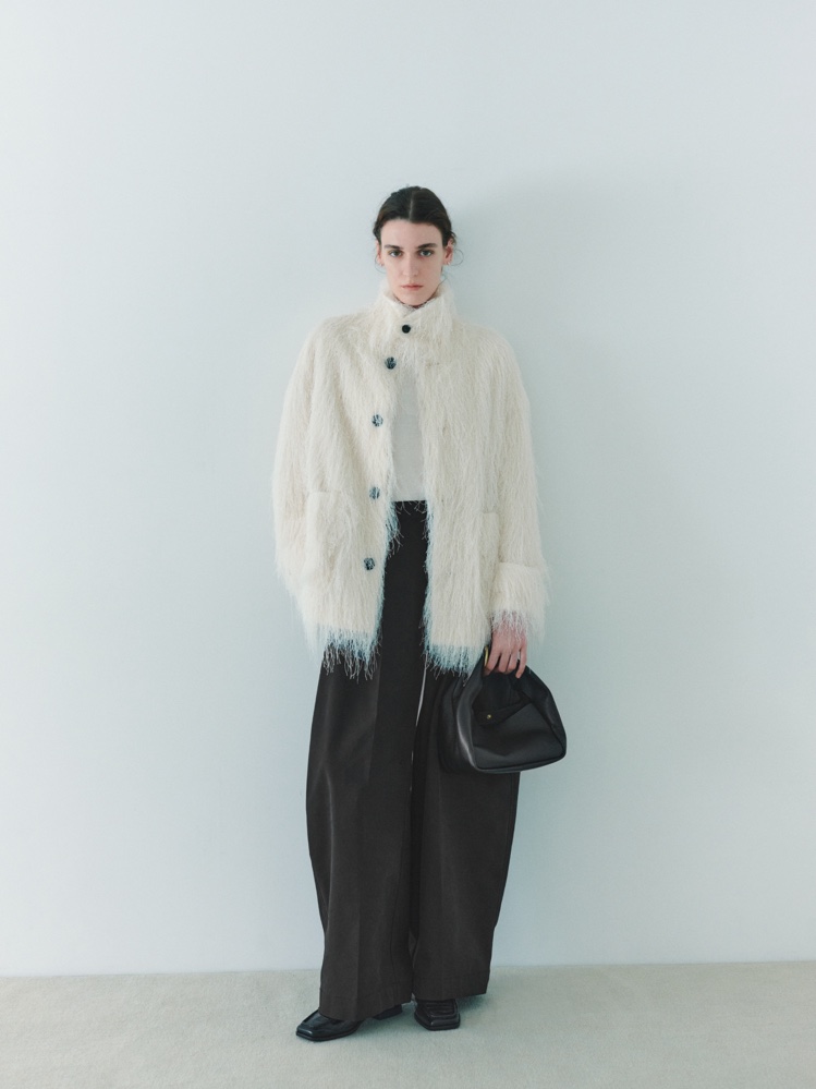 MIESROHE ’26 AUTUMN COLLECTION LOOK 04 別カット